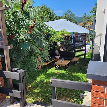 Appartamento House Smolcic Otočac Esterno foto