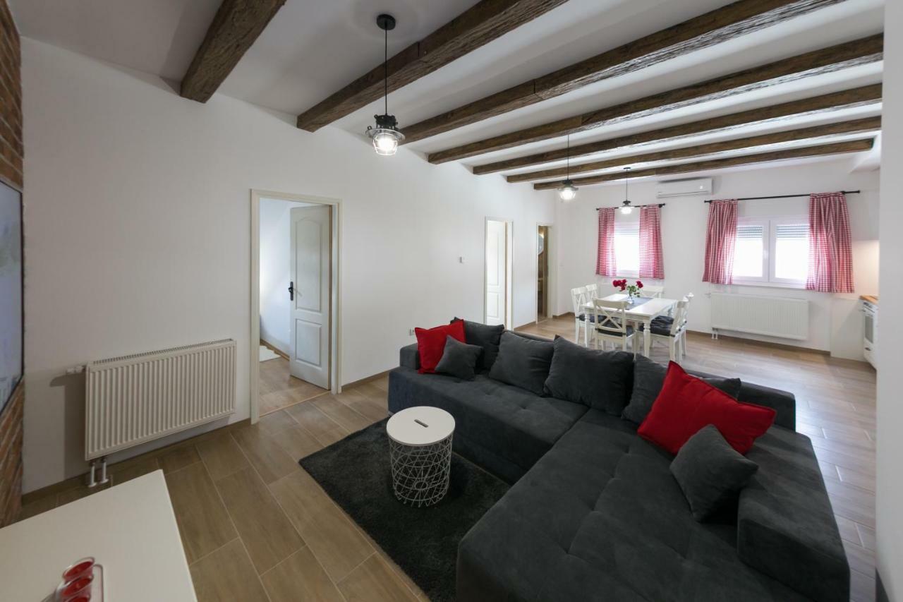 Appartamento House Smolcic Otočac Esterno foto