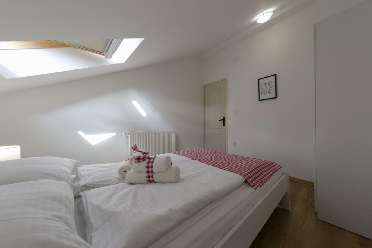 Appartamento House Smolcic Otočac Esterno foto