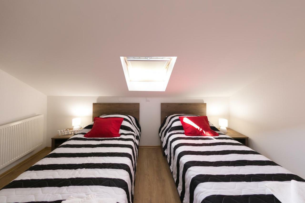 Appartamento House Smolcic Otočac Esterno foto