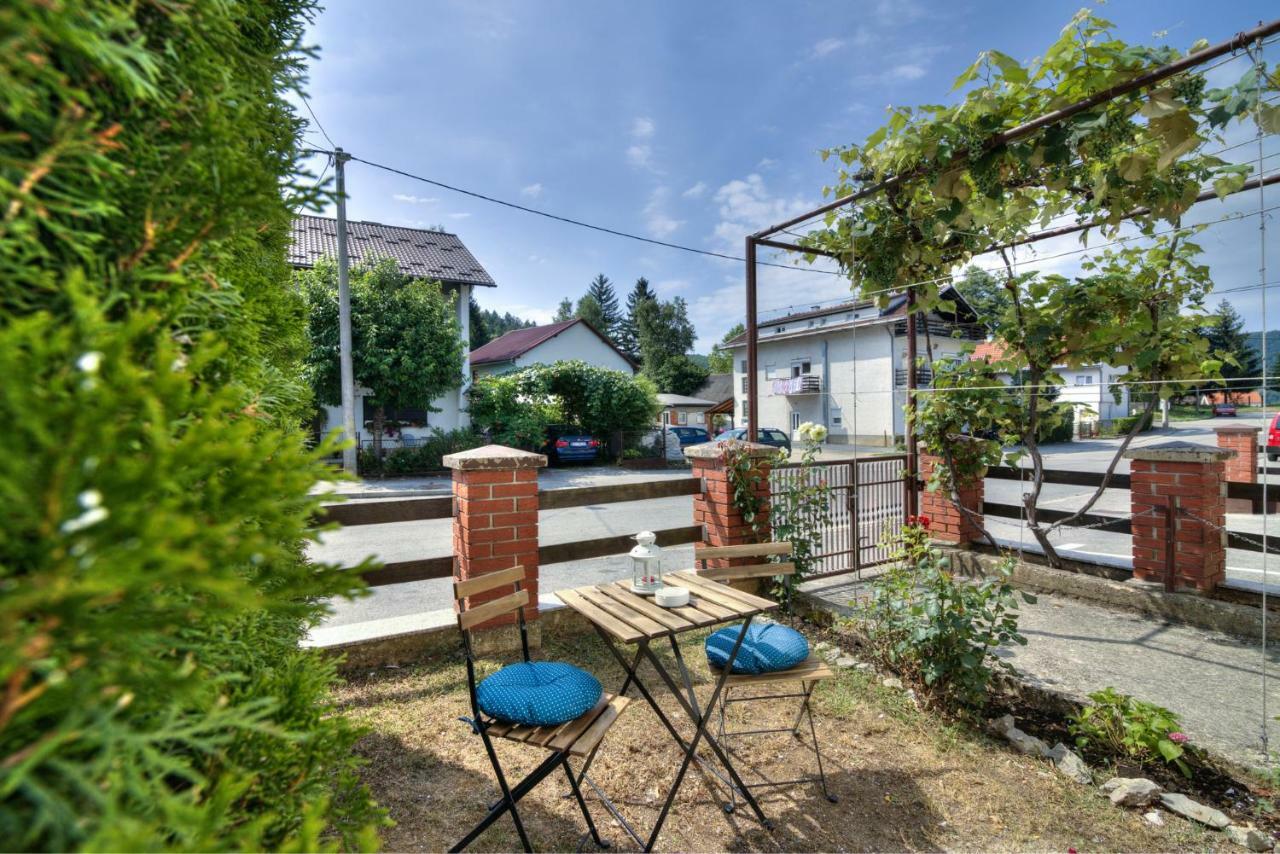 Appartamento House Smolcic Otočac Esterno foto