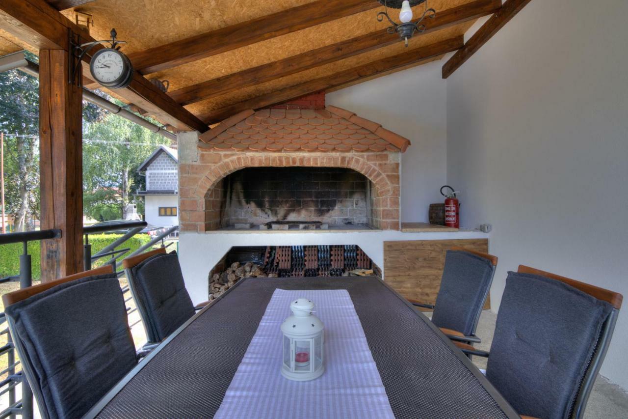 Appartamento House Smolcic Otočac Esterno foto