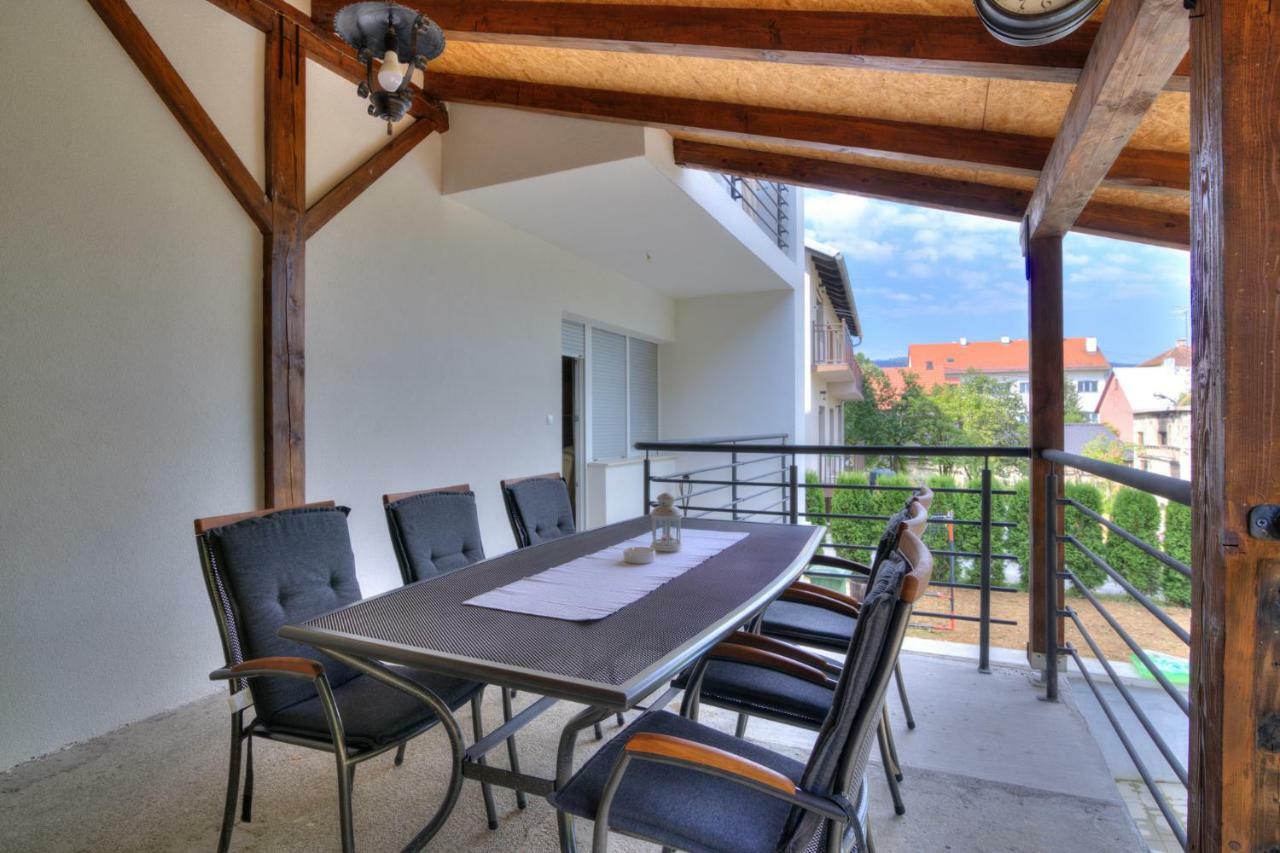 Appartamento House Smolcic Otočac Esterno foto