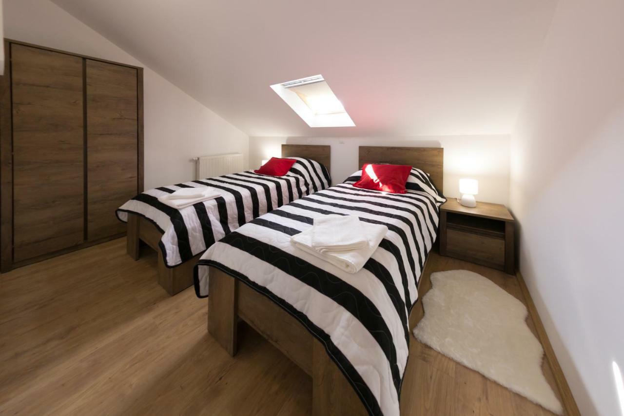 Appartamento House Smolcic Otočac Esterno foto